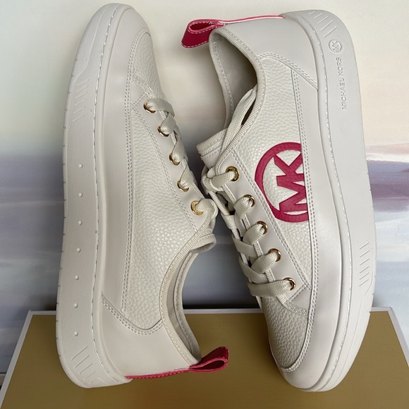 MICHAEL KORS SHEA LACE UP FAUX LEATHER
49R4SHFS1L
ELECTRIC PINK
 Sneakers - Picture 11 of 16